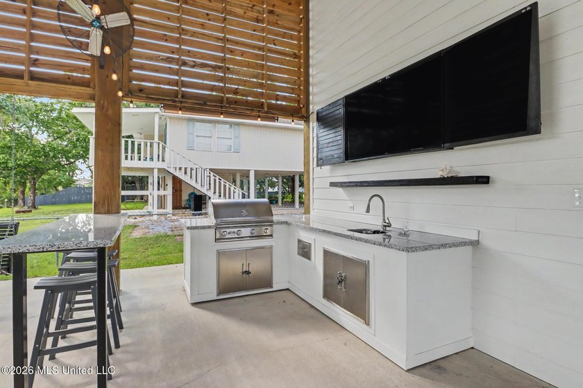 Welcome to your private waterfront escape in one of Bay St - photo 34