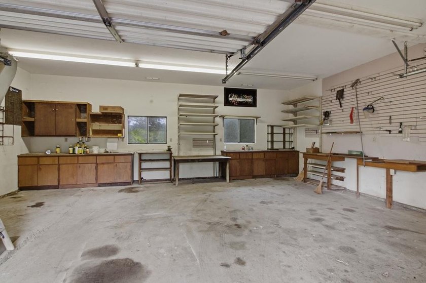 Never before offered on the market, this one-owner, custom-built - photo 44