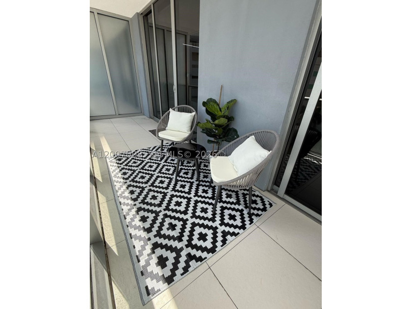 Stunning, newly renovated condo in the heart of Miami! This unit - photo 22