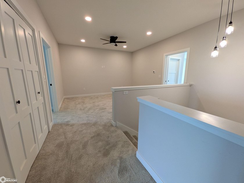 THIS BEAUTIFUL CONDO IS MOVE IN READY! Each thoughtfully - photo 19