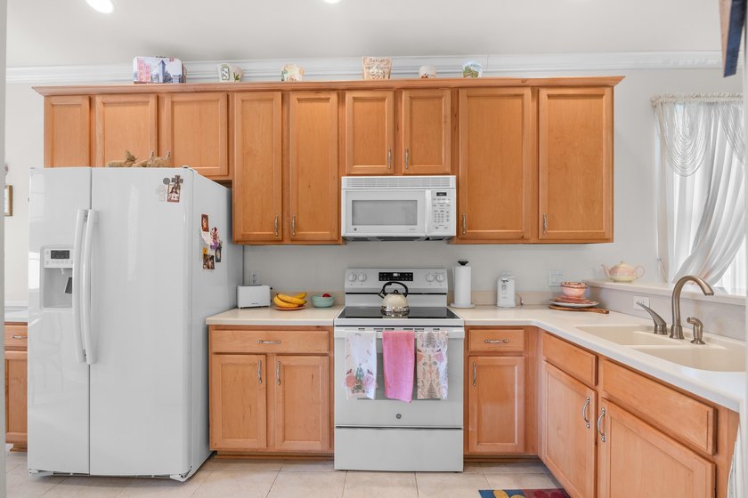 OPEN HOUSE SATURDAY 12 - 2 PM. Welcome to 845 Laquinta Loop, a - photo 11
