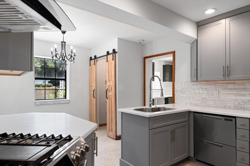 BEING SOLD AS-IS Welcome to this beautifully 3-bedroom, 2-bath - photo 12