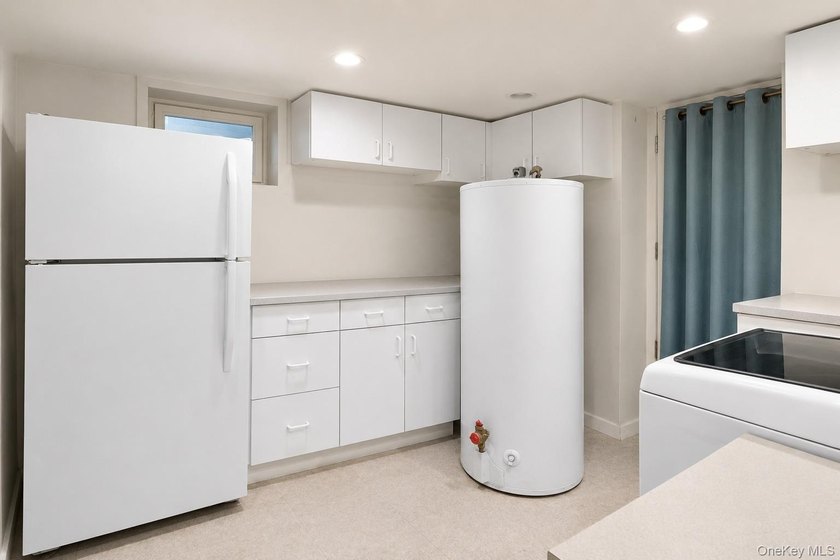 Welcome to this well maintained home, ideally situated on a - photo 12