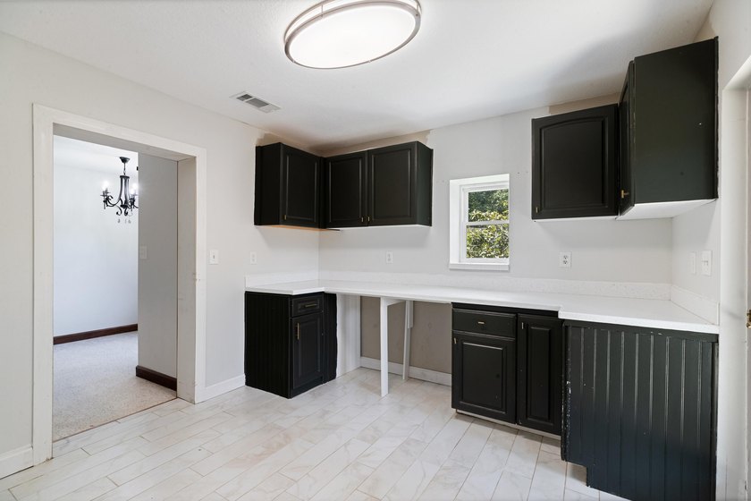 BEING SOLD AS-IS Welcome to this beautifully 3-bedroom, 2-bath - photo 15