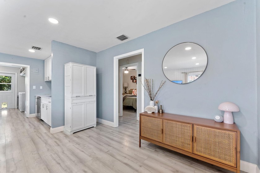 Beautifully renovated 2-bedroom, 2-bath home with a flex room in - photo 16