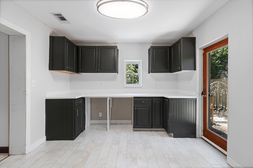 BEING SOLD AS-IS Welcome to this beautifully 3-bedroom, 2-bath - photo 17