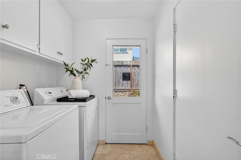 Summer Special! Welcome to this beautifully upgraded turnkey - photo 19