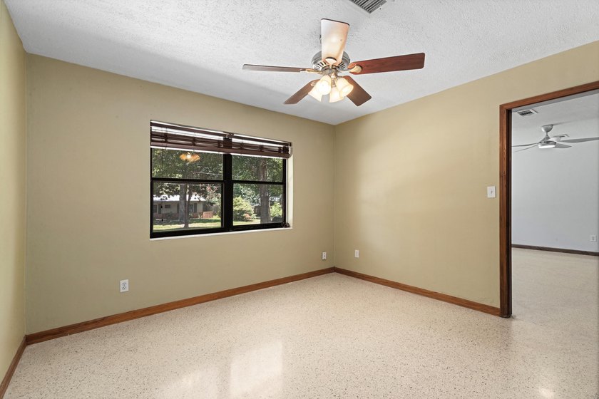 BEING SOLD AS-IS Welcome to this beautifully 3-bedroom, 2-bath - photo 20