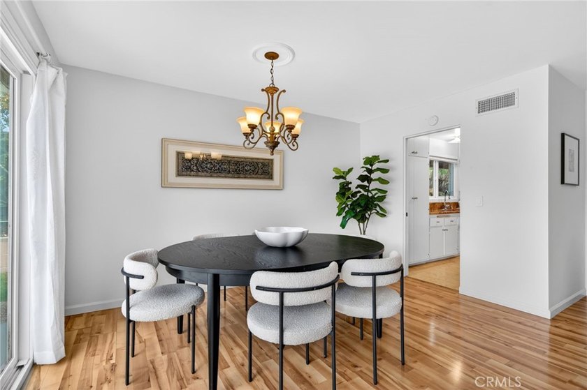 Summer Special! Welcome to this beautifully upgraded turnkey - photo 21