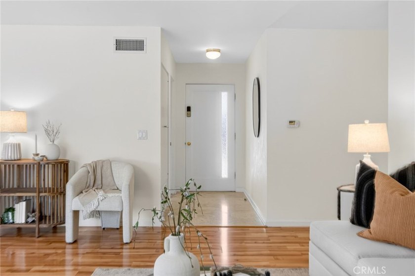 Summer Special! Welcome to this beautifully upgraded turnkey - photo 22