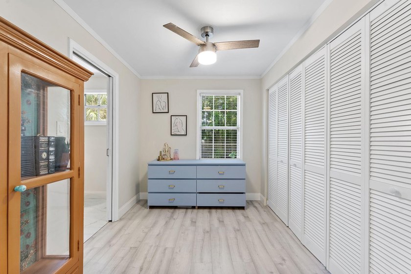 Beautifully renovated 2-bedroom, 2-bath home with a flex room in - photo 23
