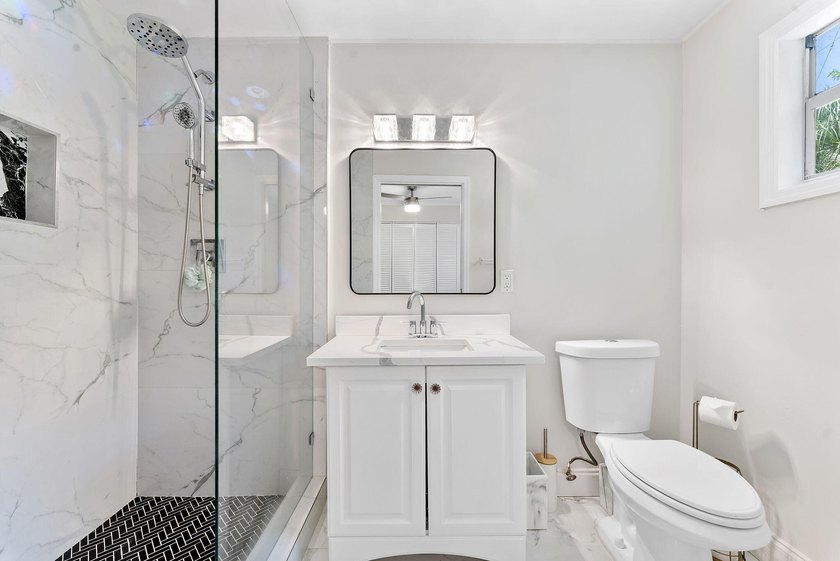 Beautifully renovated 2-bedroom, 2-bath home with a flex room in - photo 25