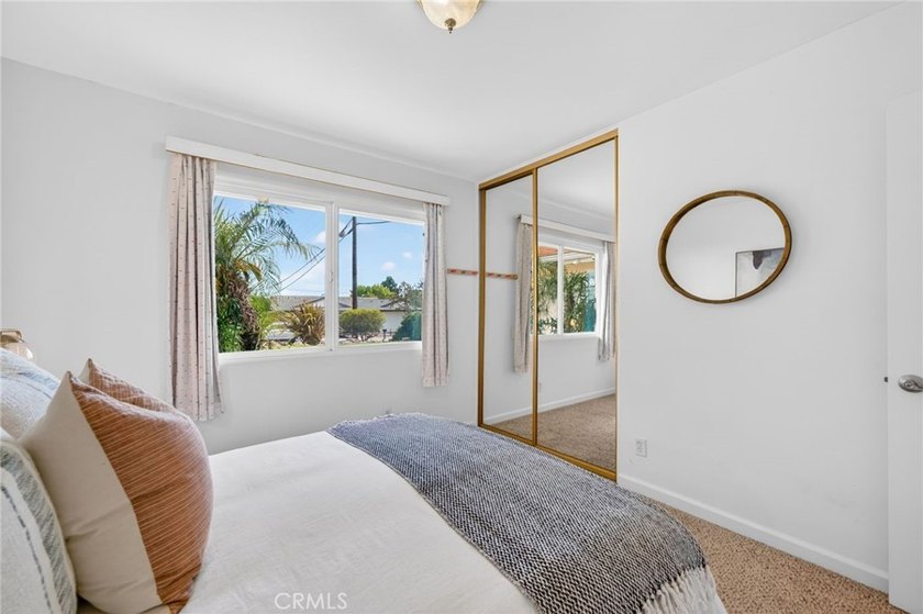 Summer Special! Welcome to this beautifully upgraded turnkey - photo 27