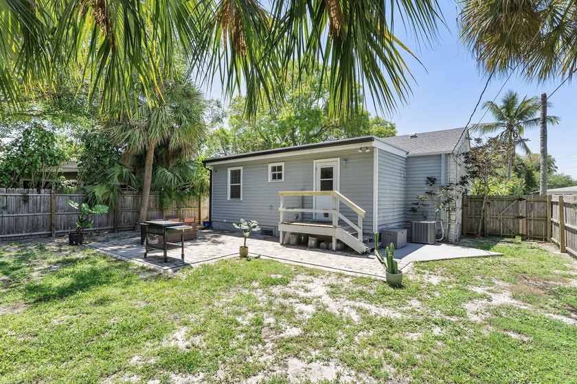 Beautifully renovated 2-bedroom, 2-bath home with a flex room in - photo 29