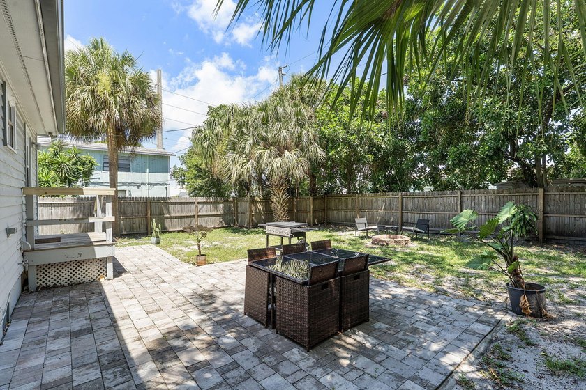 Beautifully renovated 2-bedroom, 2-bath home with a flex room in - photo 31