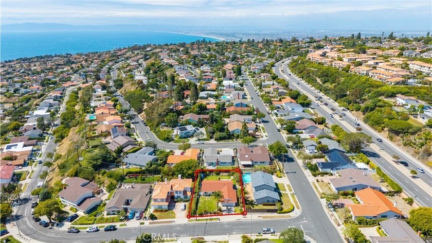 Summer Special! Welcome to this beautifully upgraded turnkey - photo 49
