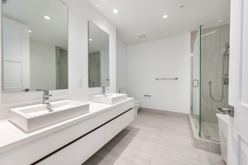 Spacious residence with an open concept floor plan, featuring 2 - photo 12