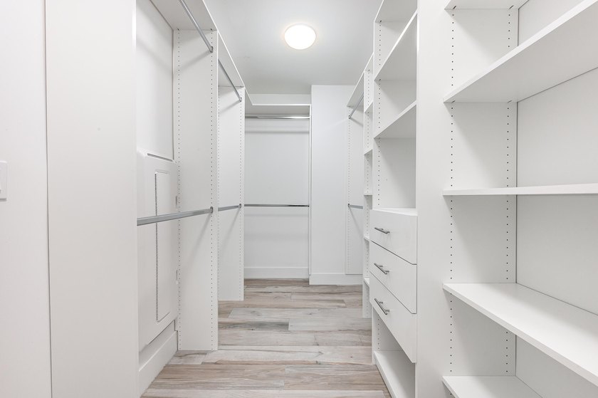 Spacious residence with an open concept floor plan, featuring 2 - photo 14