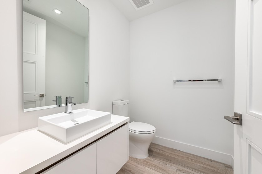 Spacious residence with an open concept floor plan, featuring 2 - photo 19