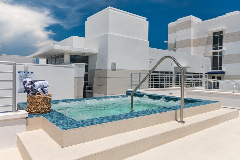 Spacious residence with an open concept floor plan, featuring 2 - photo 30