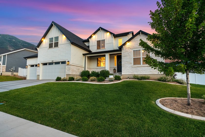 Stunning two-story home in quiet Ridge View Estates, Salem - photo 3