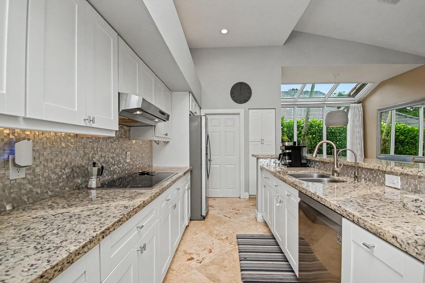 Rare Lakefront Opportunity in Glen Oaks at Colonnade! Situated - photo 13