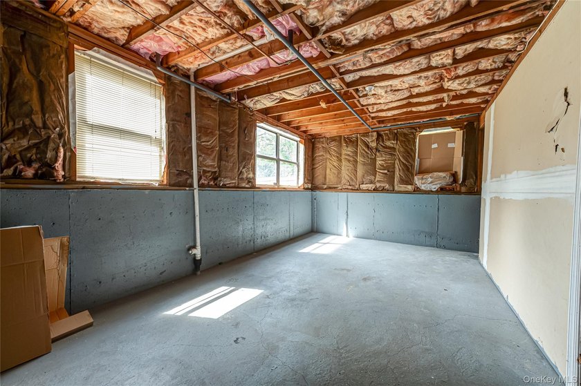 This Hi-Ranch style home offers 2 bedrooms and 1 full bathroom - photo 14