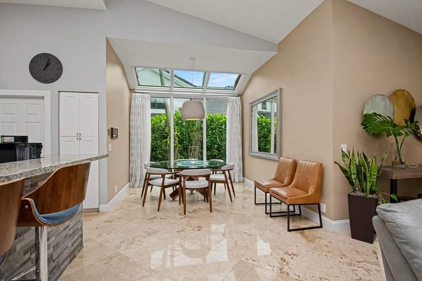 Rare Lakefront Opportunity in Glen Oaks at Colonnade! Situated - photo 16
