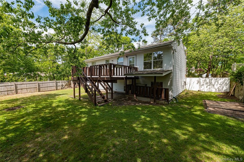 This Hi-Ranch style home offers 2 bedrooms and 1 full bathroom - photo 18