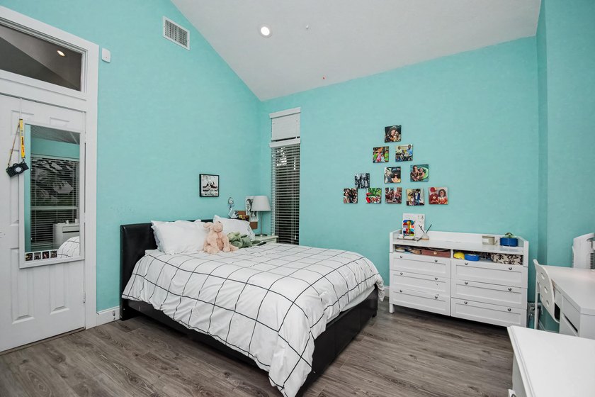 Rare Lakefront Opportunity in Glen Oaks at Colonnade! Situated - photo 34