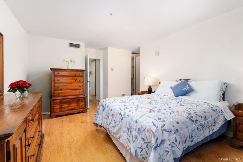 Welcome to easy living in this beautiful 3-bedroom, 2.5-bath - photo 9
