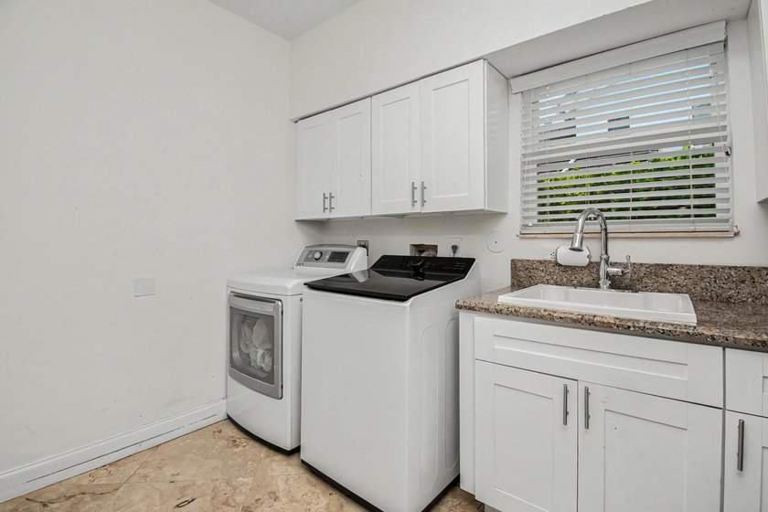 Rare Lakefront Opportunity in Glen Oaks at Colonnade! Situated - photo 50