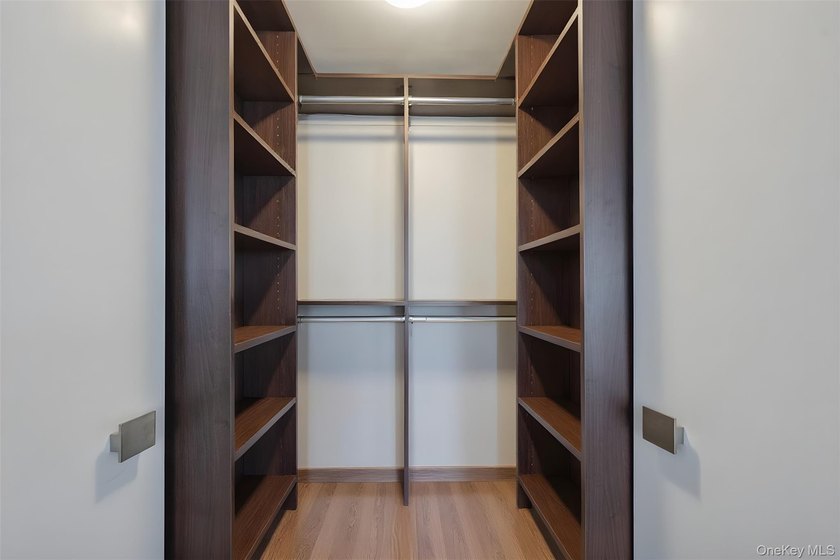 Beautifully Renovated Deluxe One-Bedroom with Oversized Balcony - photo 15
