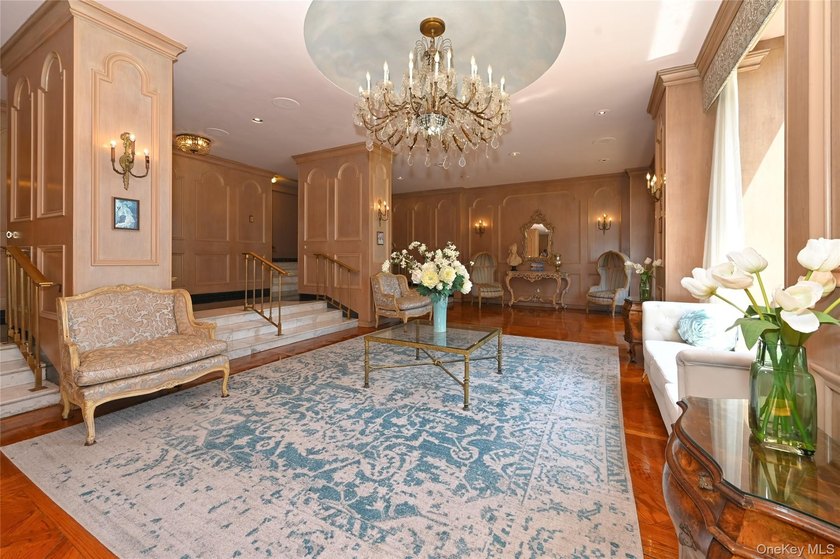 Beautifully Renovated Deluxe One-Bedroom with Oversized Balcony - photo 31