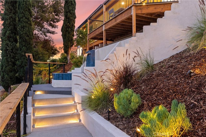 Breathtaking. Absolutely stunning. Two separate houses, but far - photo 11