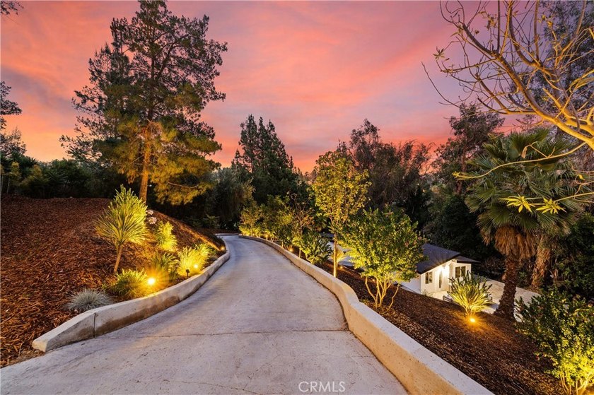 Breathtaking. Absolutely stunning. Two separate houses, but far - photo 15