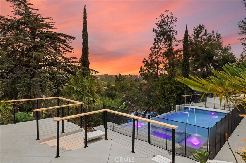 Breathtaking. Absolutely stunning. Two separate houses, but far - photo 20
