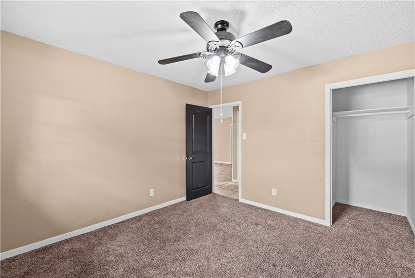 Experience the perfect blend of classic style and modern comfort - photo 23