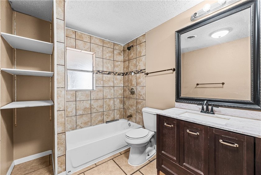 Experience the perfect blend of classic style and modern comfort - photo 24