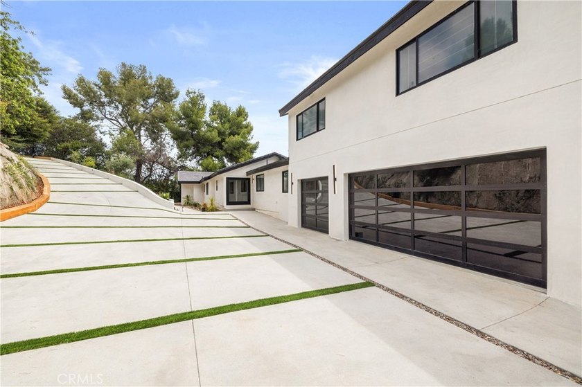 Breathtaking. Absolutely stunning. Two separate houses, but far - photo 30