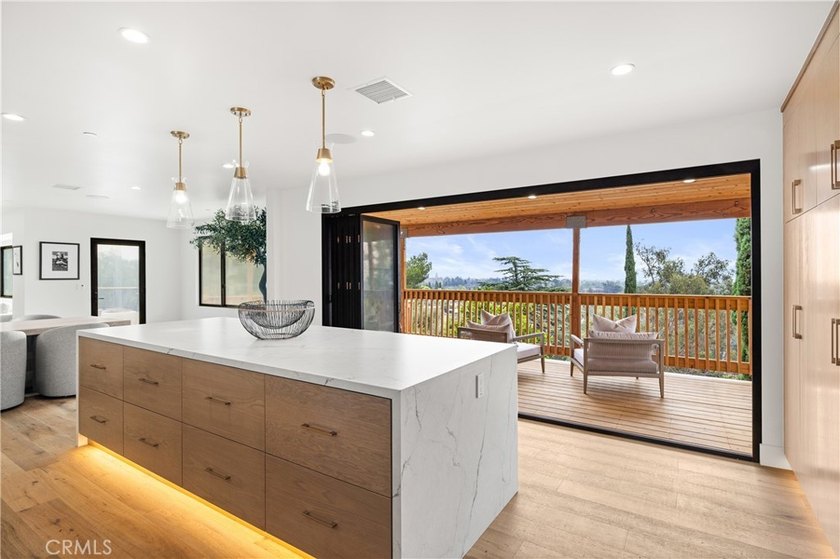 Breathtaking. Absolutely stunning. Two separate houses, but far - photo 32
