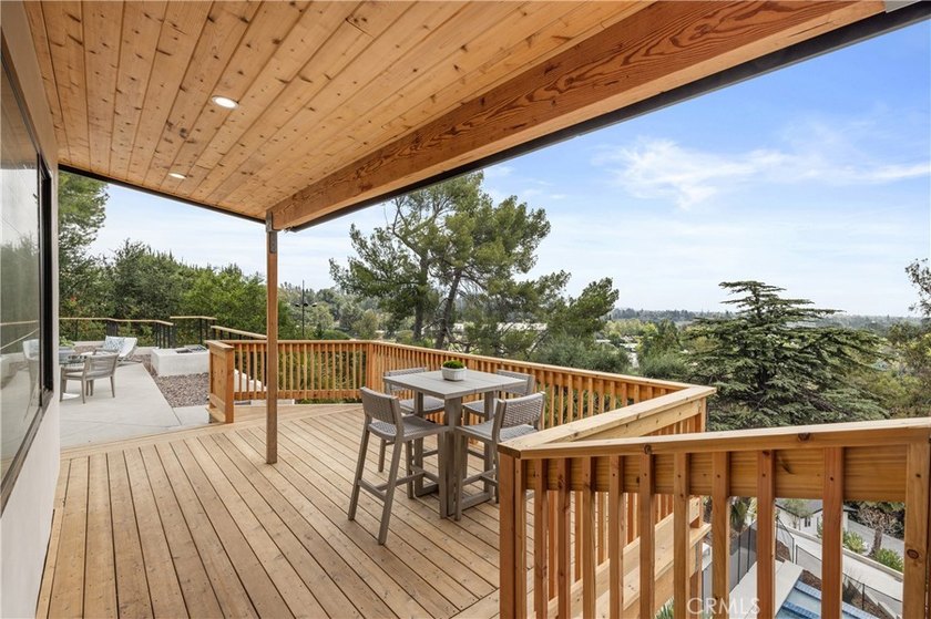 Breathtaking. Absolutely stunning. Two separate houses, but far - photo 34