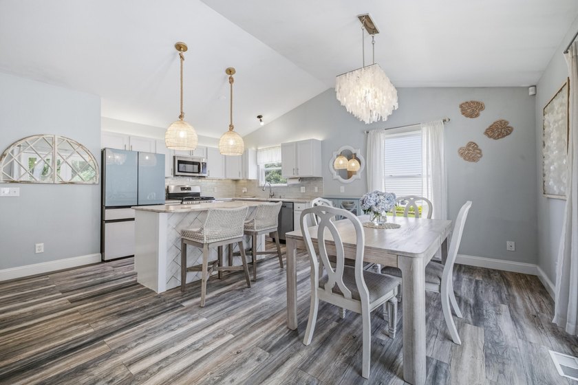 Perfectly positioned a mile from downtown Lake Geneva, this home - photo 6