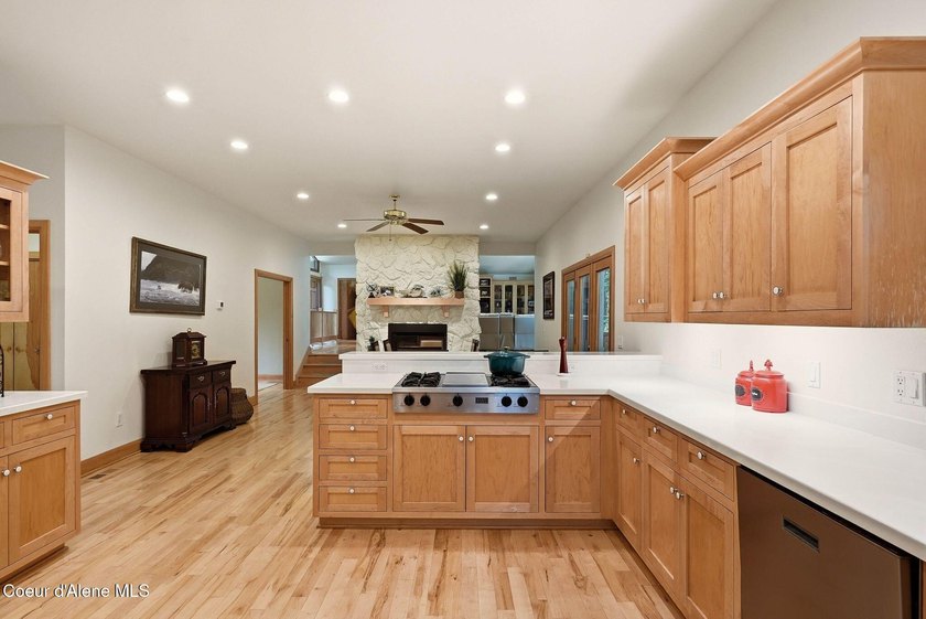 GOLF COURSE LIVING ON THE 5TH FAIRWAY AT AVONDALE. Beautifully - photo 18