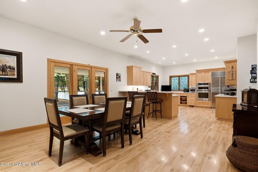 GOLF COURSE LIVING ON THE 5TH FAIRWAY AT AVONDALE. Beautifully - photo 20