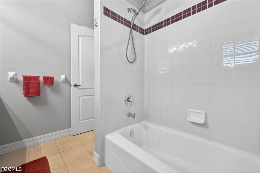 *NO FLOOD INSURANCE REQUIRED !! Welcome Home! This beautiful - photo 22