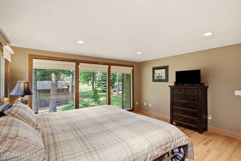 GOLF COURSE LIVING ON THE 5TH FAIRWAY AT AVONDALE. Beautifully - photo 28
