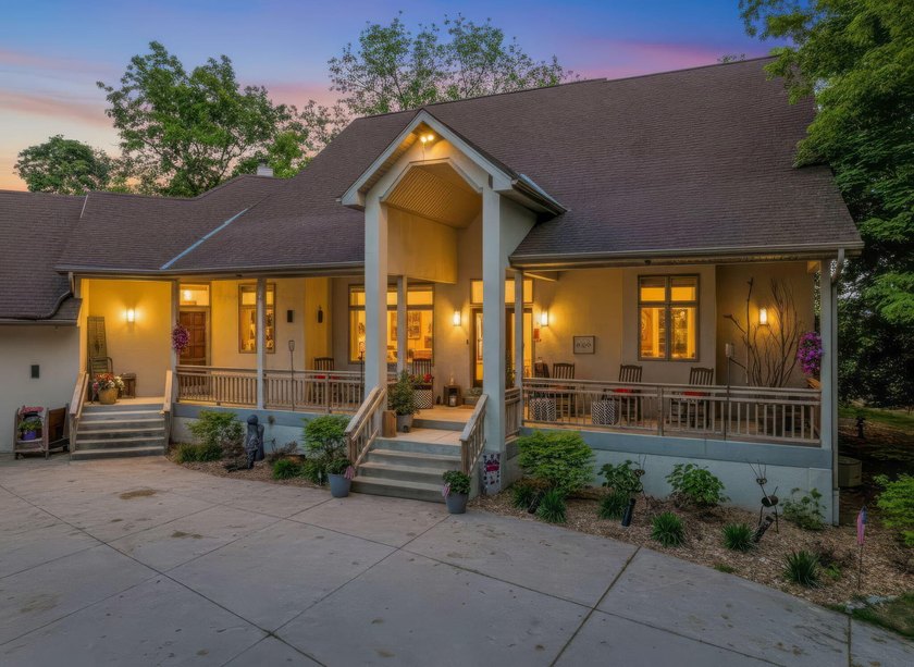 Discover refined living in this executive estate set on over 2 - photo 6