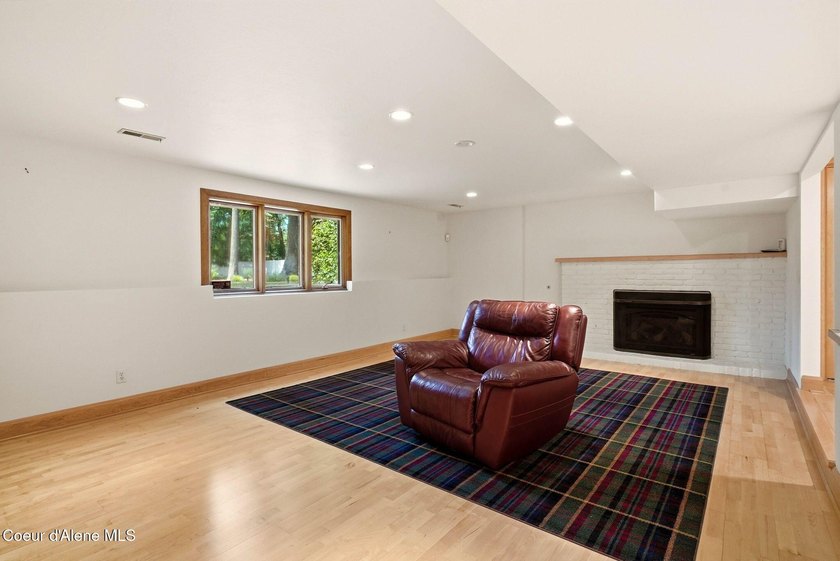 GOLF COURSE LIVING ON THE 5TH FAIRWAY AT AVONDALE. Beautifully - photo 40
