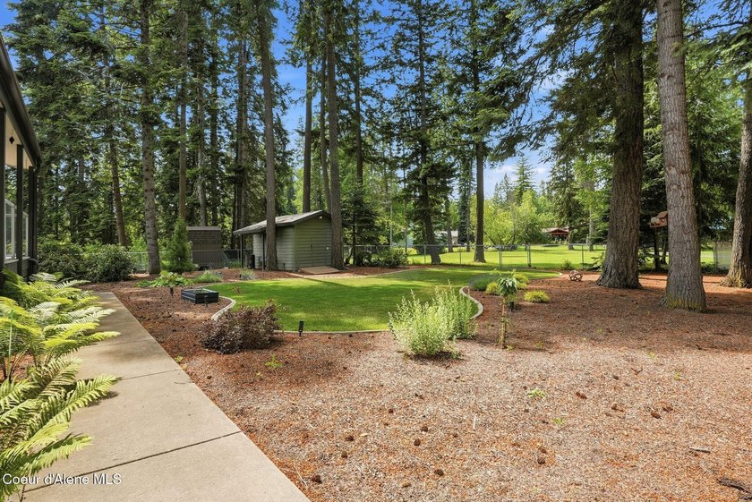 GOLF COURSE LIVING ON THE 5TH FAIRWAY AT AVONDALE. Beautifully - photo 47